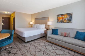 Гостиница Crowne Plaza Columbus North - Worthington, an IHG Hotel  Колумбус